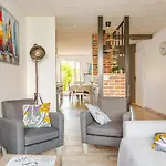 Diane - Beach, Wi-fi, Sleeps 6, Modern And Neat Lägenhet *