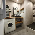 Diane - Beach, Wi-fi, Sleeps 6, Modern And Neat