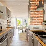 Diane - Beach, Wi-fi, Sleeps 6, Modern And Neat Lägenhet
