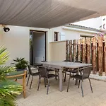 Lägenhet Diane - Beach, Wi-fi, Sleeps 6, Modern And Neat