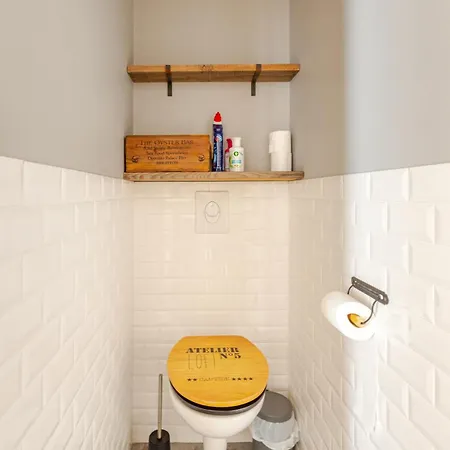 Diane - Beach, Wi-fi, Sleeps 6, Modern&neat *