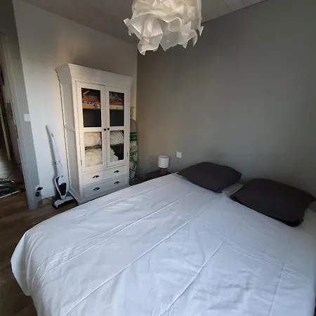 Diane - Beach, Wi-fi, Sleeps 6, Modern&neat Apartment
