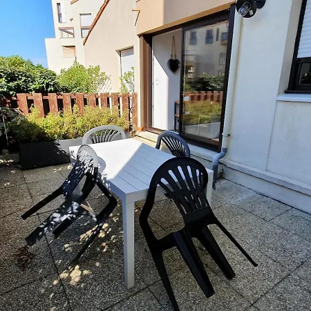 Diane - Beach, Wi-fi, Sleeps 6, Modern And Neat