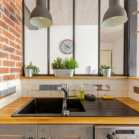 Diane - Beach, Wi-fi, Sleeps 6, Modern And Neat アパート ラ・ロシェル