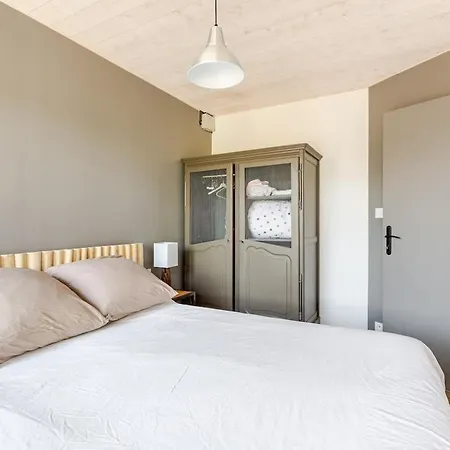 Lägenhet Diane - Beach, Wi-fi, Sleeps 6, Modern And Neat