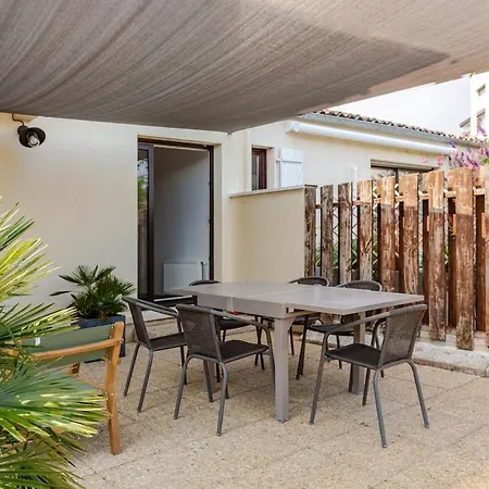 Lägenhet Diane - Beach, Wi-fi, Sleeps 6, Modern And Neat