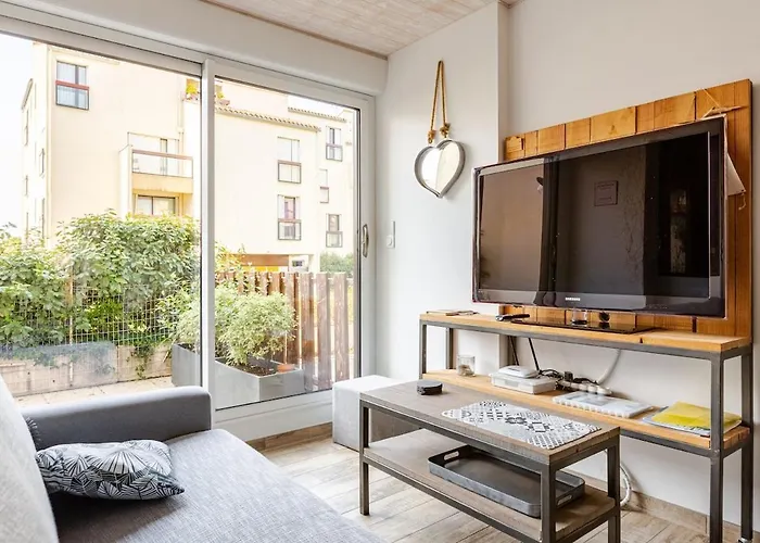 Diane - Beach, Wi-fi, Sleeps 6, Modern And Neat *