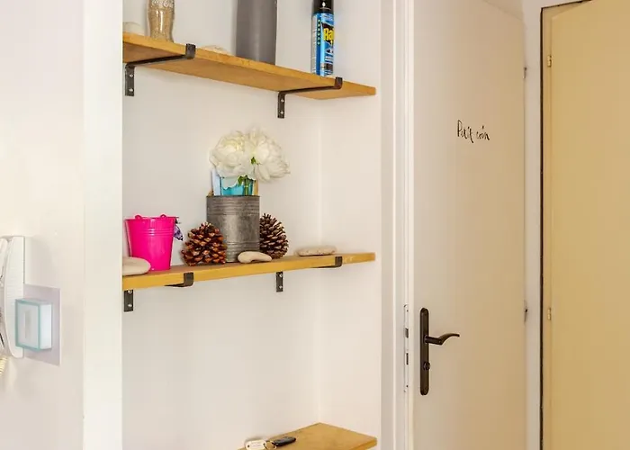 Diane - Beach, Wi-fi, Sleeps 6, Modern And Neat Apartment