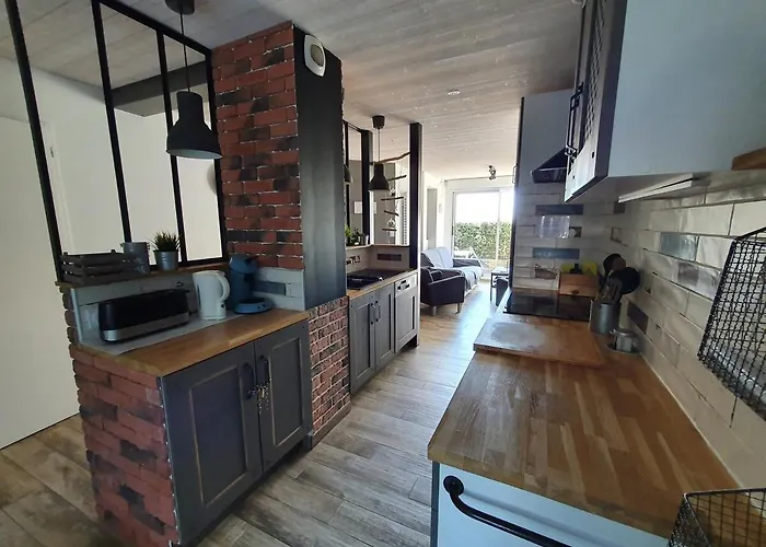 Apartment Diane - Beach, Wi-fi, Sleeps 6, Modern And Neat