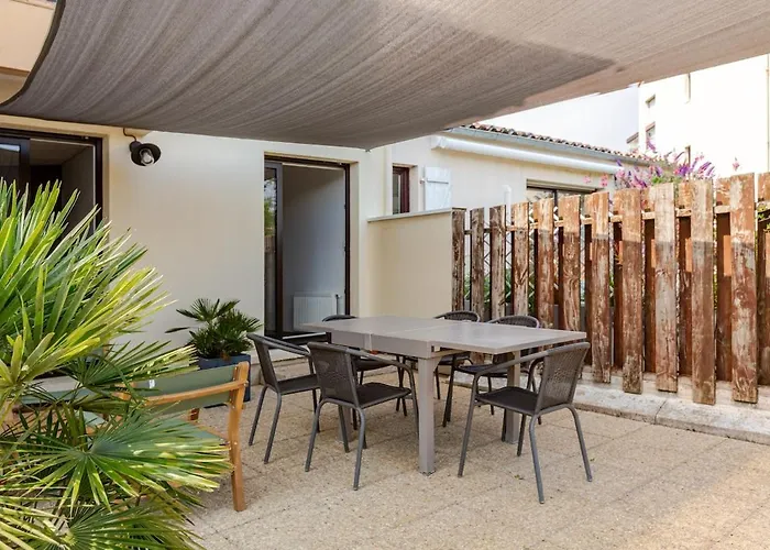 Apartment Diane - Beach, Wi-fi, Sleeps 6, Modern And Neat