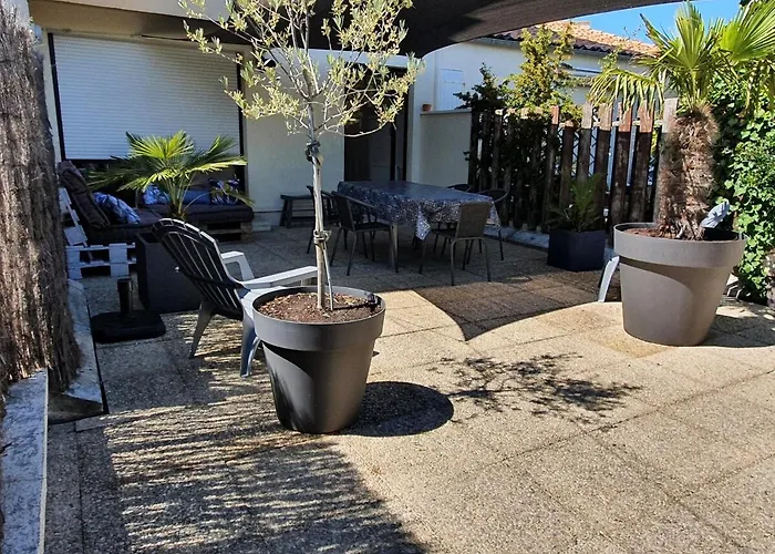 Apartment Diane - Beach, Wi-fi, Sleeps 6, Modern And Neat *